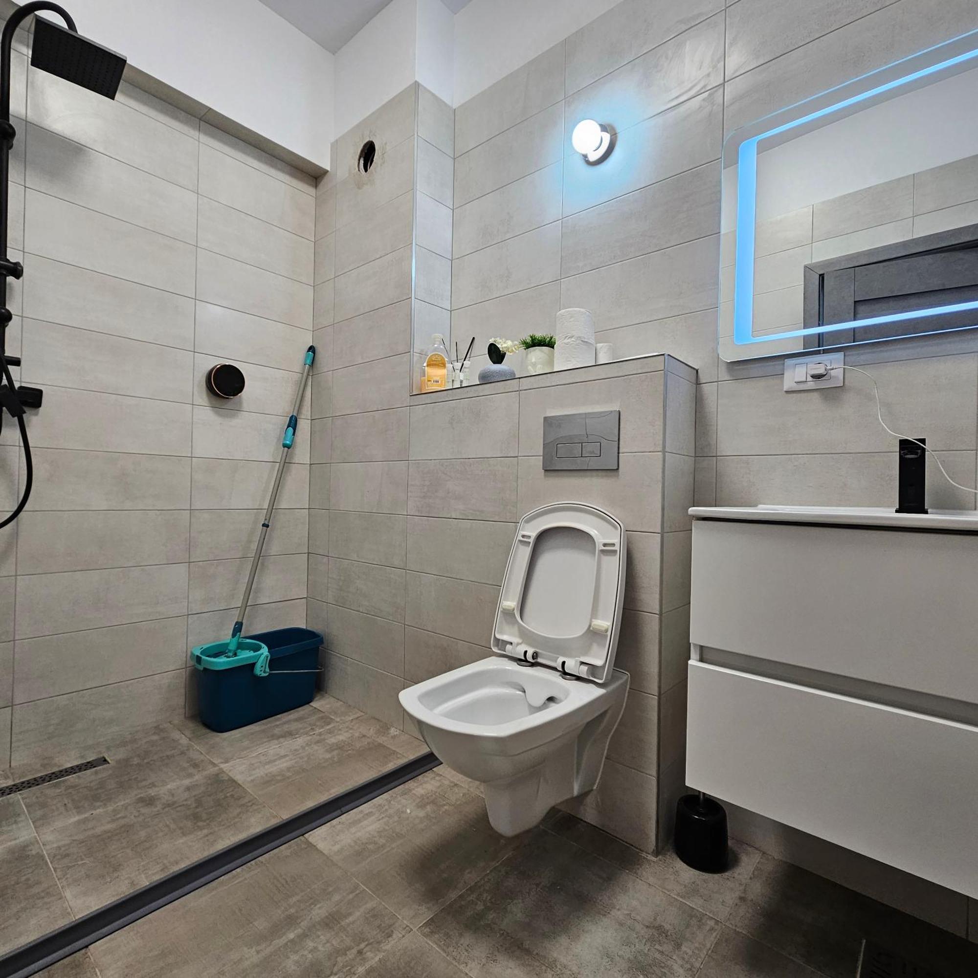 Apartament Dem Radulescu Langa Strand Râmnicu Vâlcea Buitenkant foto